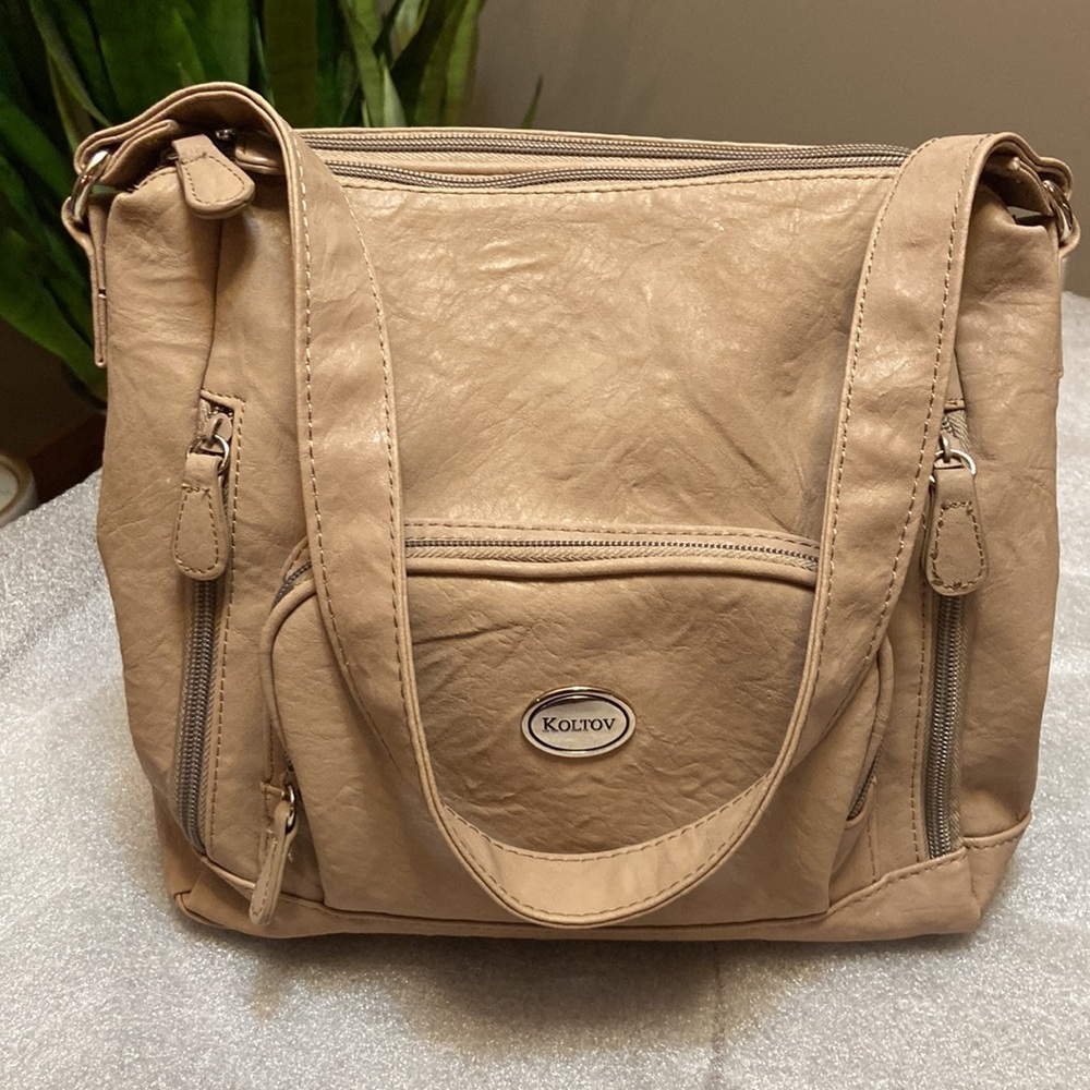 Koltov Alfred Dunner Womens Shoulder Bag with Several pockets and compartments.